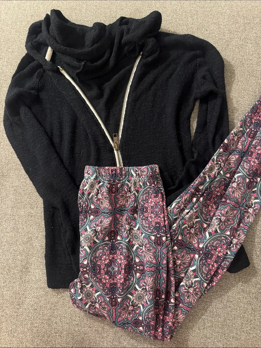 5/$15- Outfit bundle size large